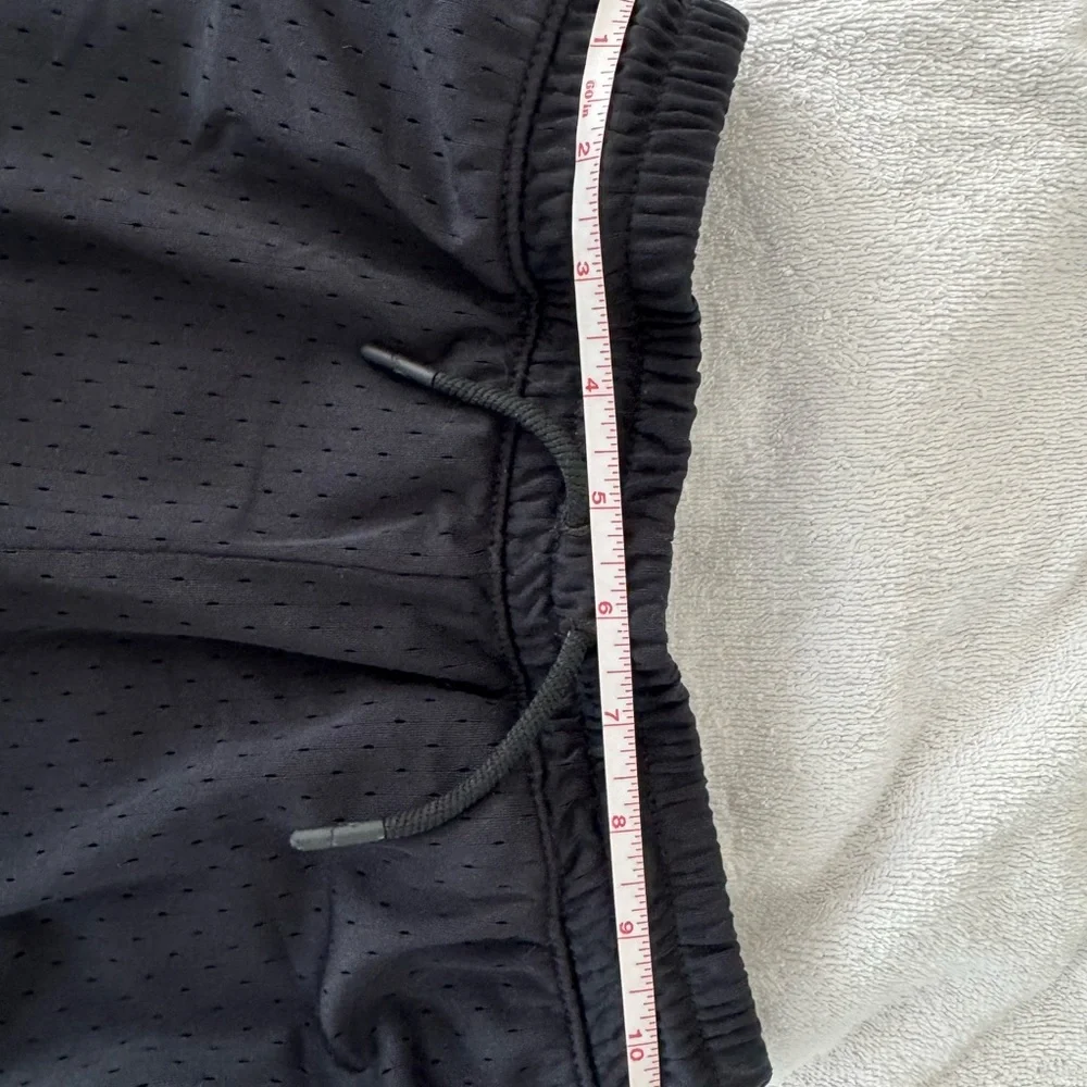 Jordan Basketball Shorts Black White Striped Mesh -  size L‎ (12/13)